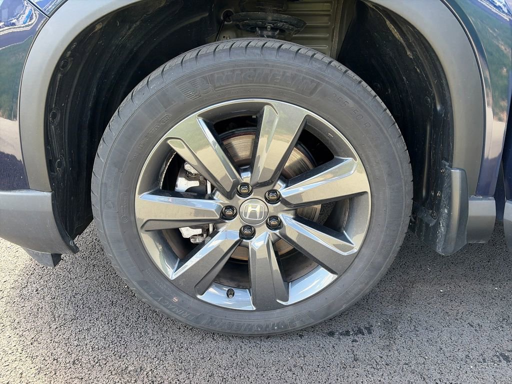 Used 2025 Honda Pilot Sport image 25