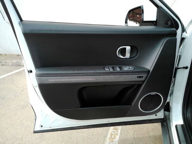 Used 2024 Hyundai Ioniq 5 Limited image 16