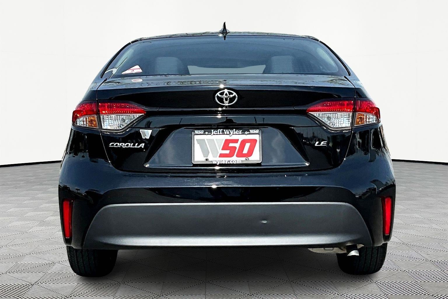 Used 2024 Toyota Corolla LE image 5