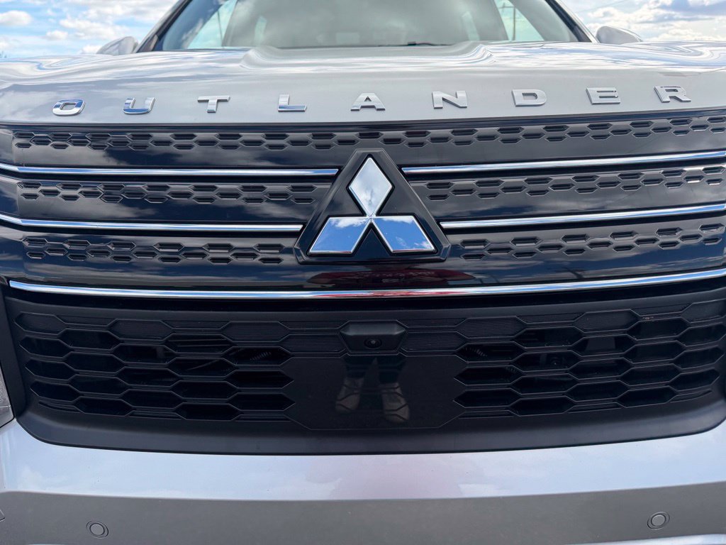 Used 2023 Mitsubishi Outlander SE AWD/4WD image 7