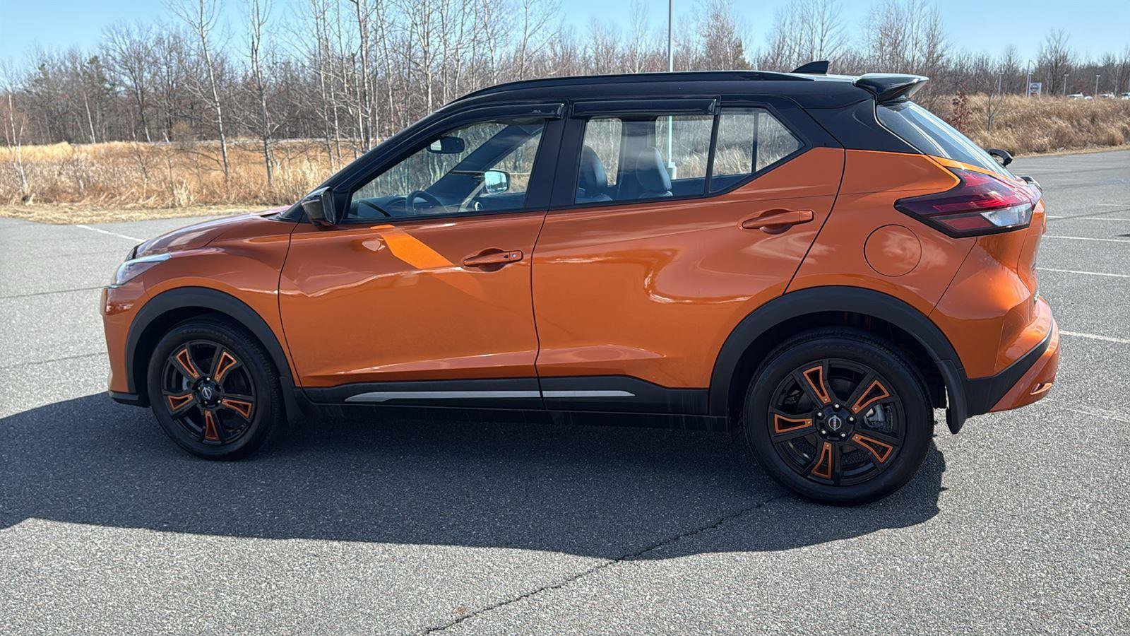 Used 2023 Nissan Kicks SR w/ SR Premium Package image 11