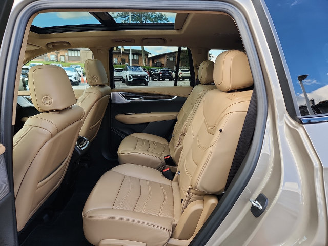 Certified 2022 Cadillac XT6 Sport w/ Platinum Package AWD/4WD image 10
