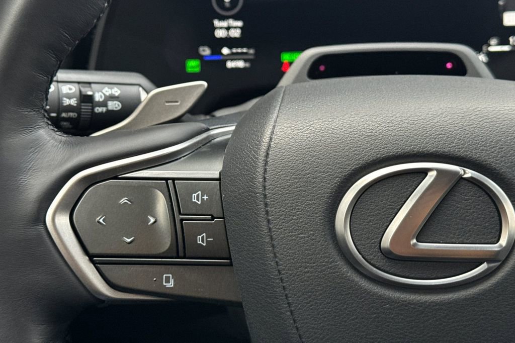 Used 2025 Lexus RX 450h AWD w/ Convenience Package image 28