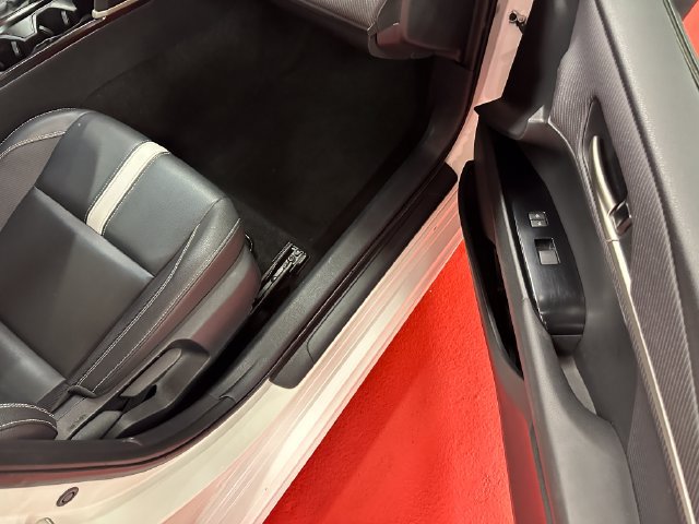 Used 2025 Toyota Camry SE FWD image 15