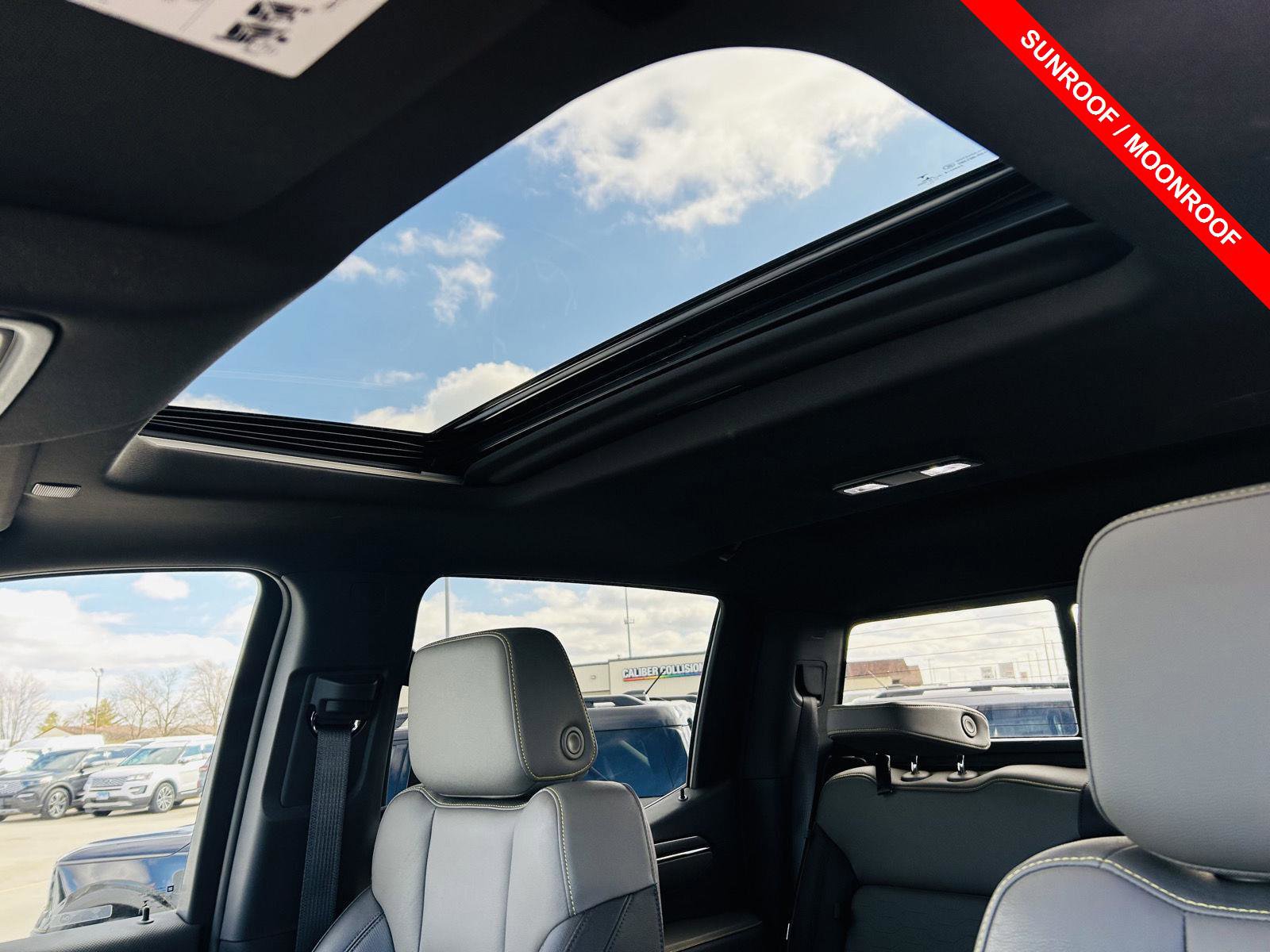 Used 2022 Chevrolet Silverado 1500 ZR2 w/ Technology Package image 4