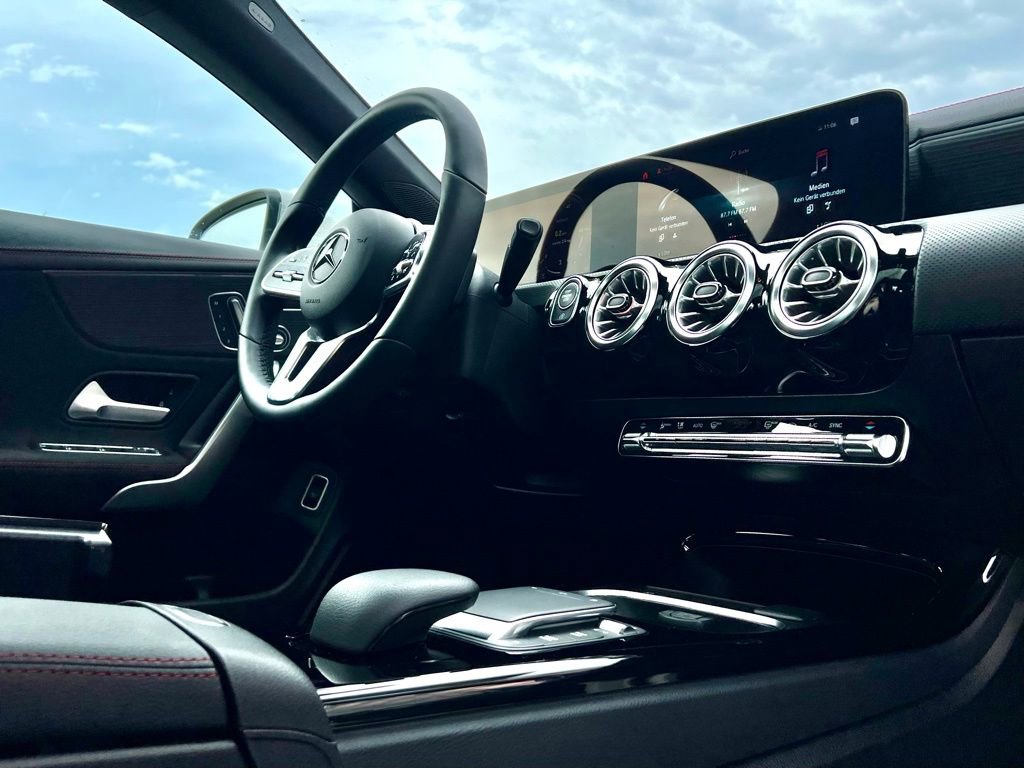 Certified 2023 Mercedes-Benz CLA 250 4MATIC image 41