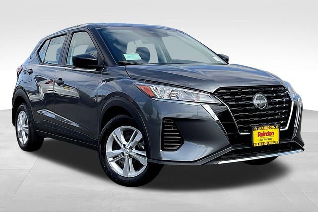 New 2025 Nissan Kicks Play S