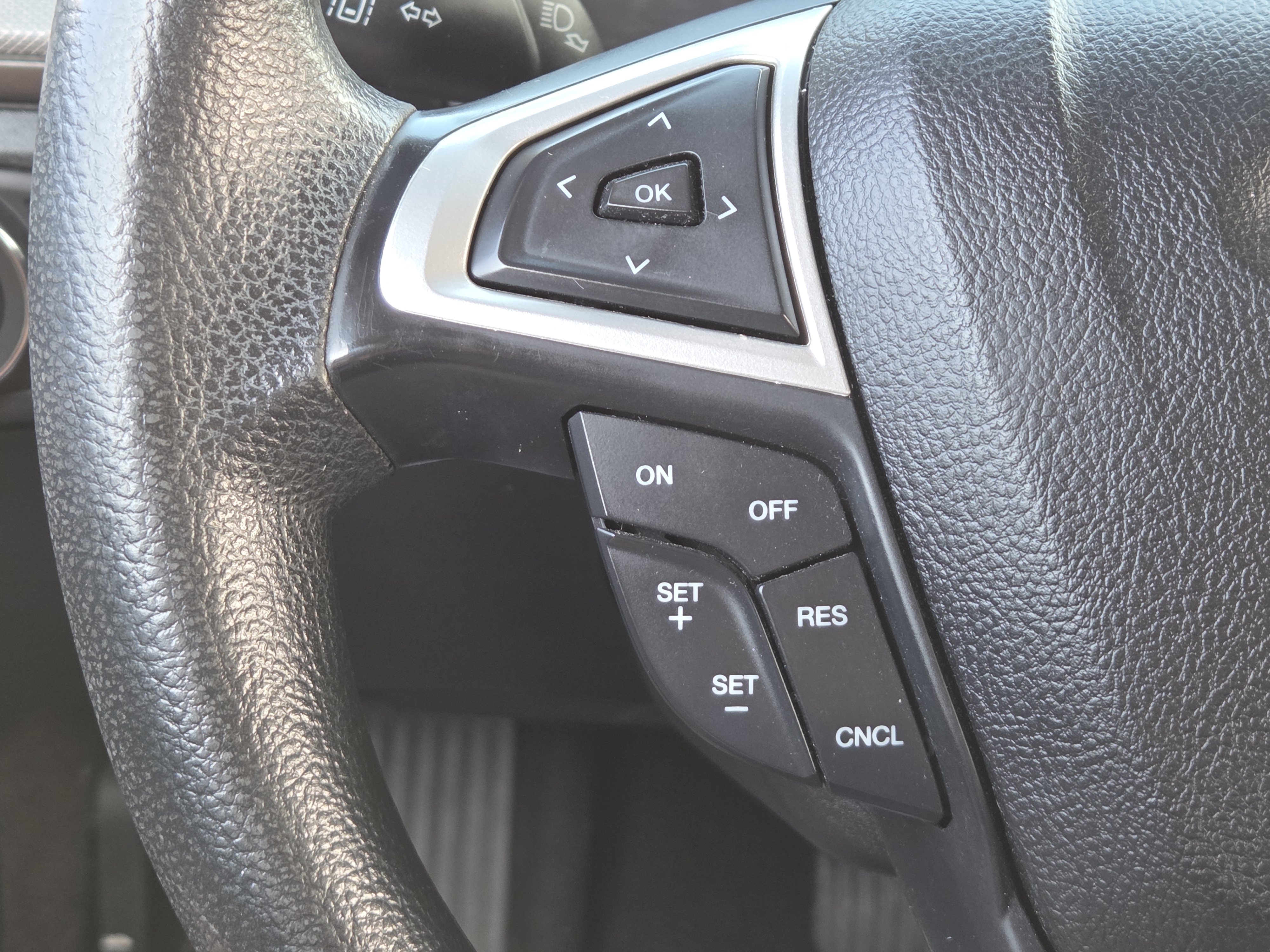 Used 2020 Ford Fusion SE FWD image 20