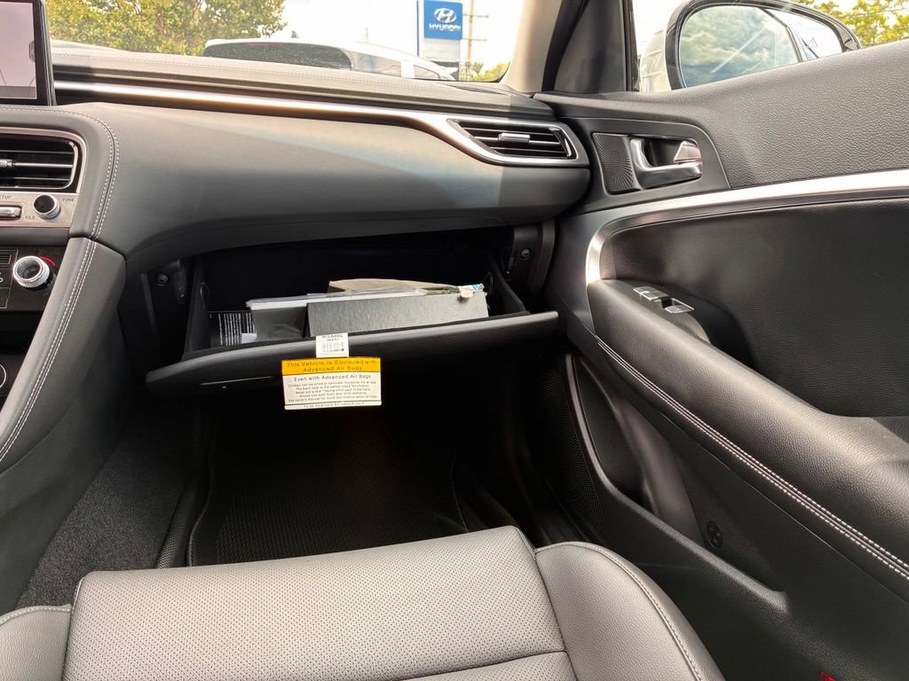 Used 2025 Genesis G70 2.5T AWD/4WD image 38