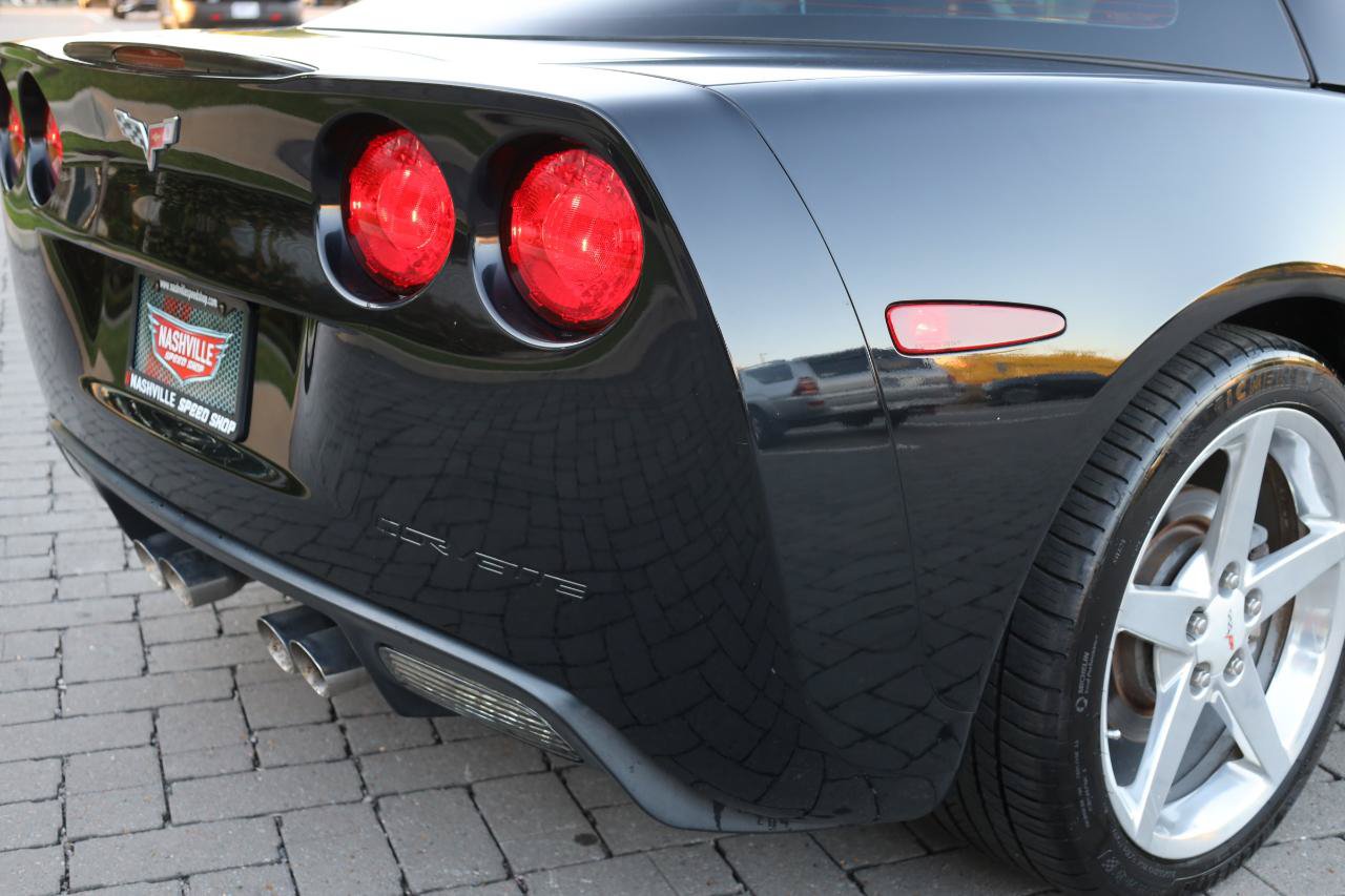 Used 2005 Chevrolet Corvette Coupe w/ Preferred Equipment Group RWD image 18