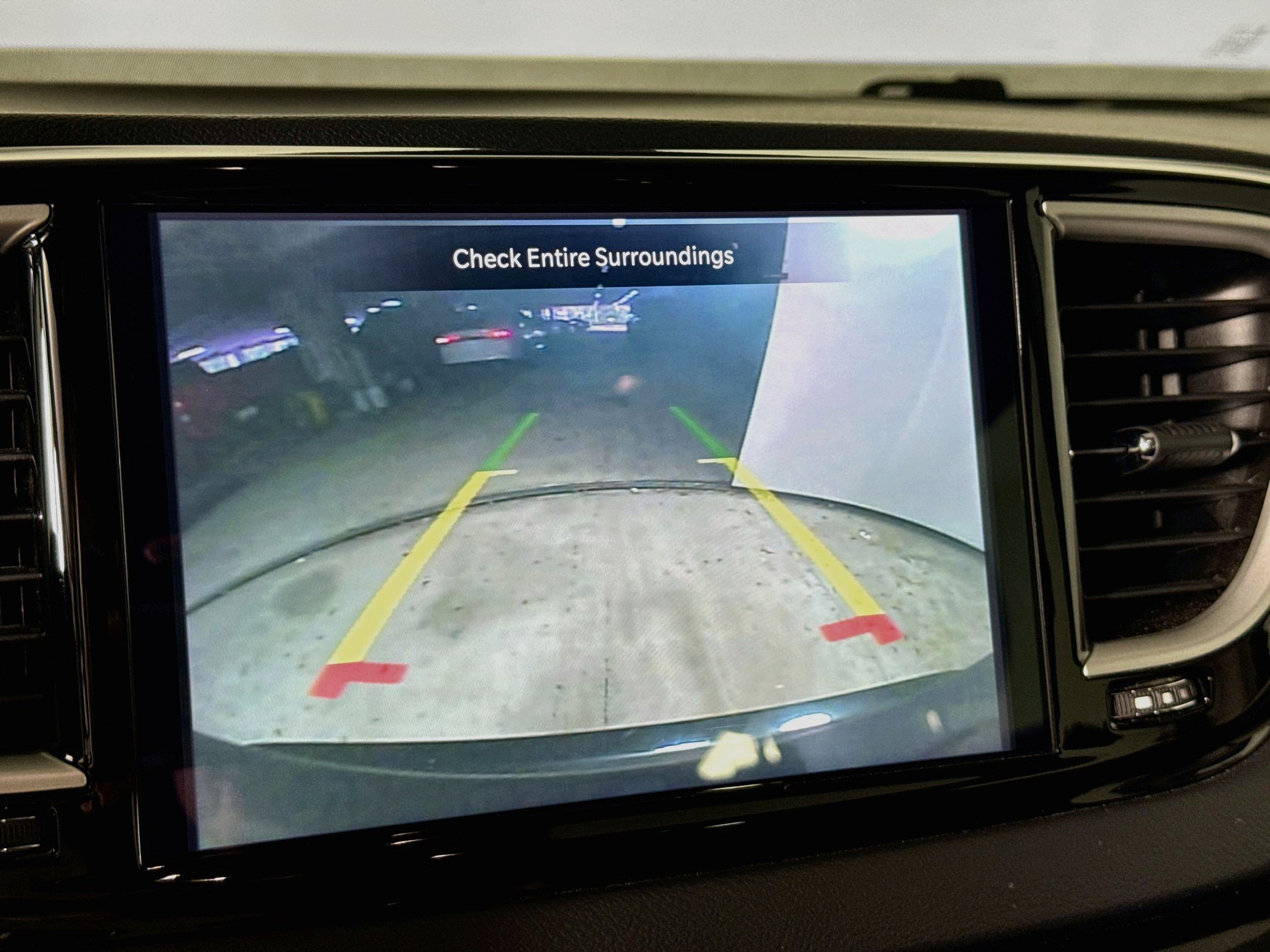 Used 2024 Chrysler Pacifica Touring-L FWD image 14