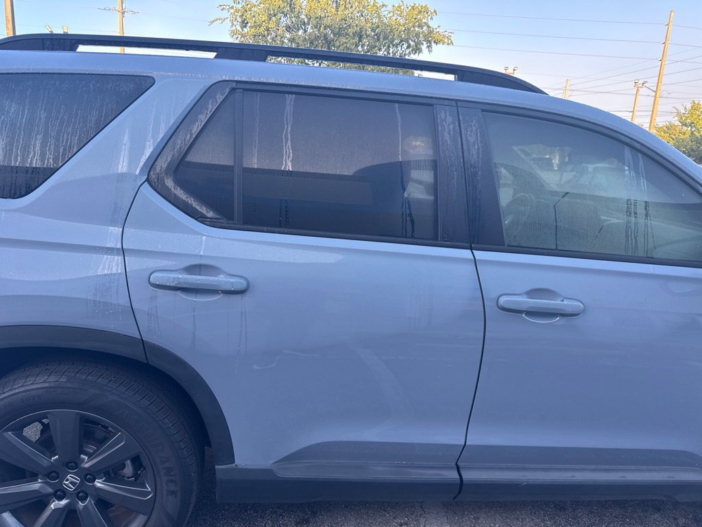 Used 2023 Honda Pilot Sport image 18