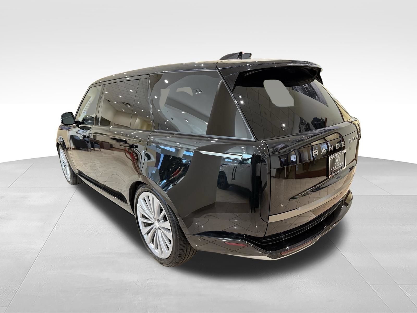 New 2025 Land Rover Range Rover Long Wheelbase SE AWD/4WD image 3