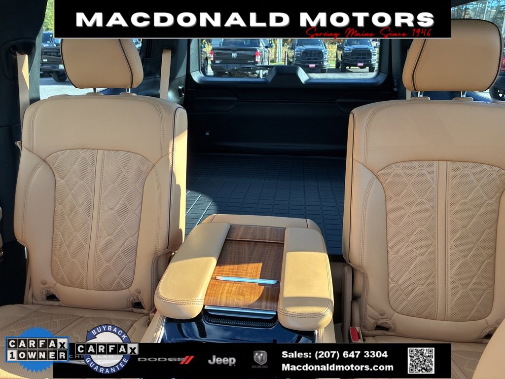 Used 2024 Jeep Grand Wagoneer Series III w/ HD Trailer Tow Package image 40