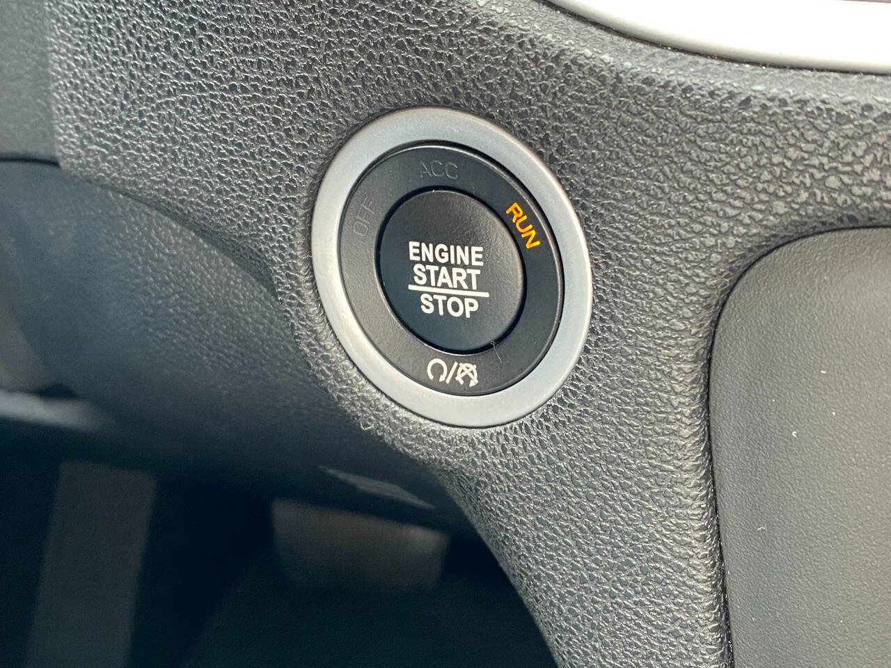 Used 2019 Dodge Charger SXT w/ Blacktop Package image 21