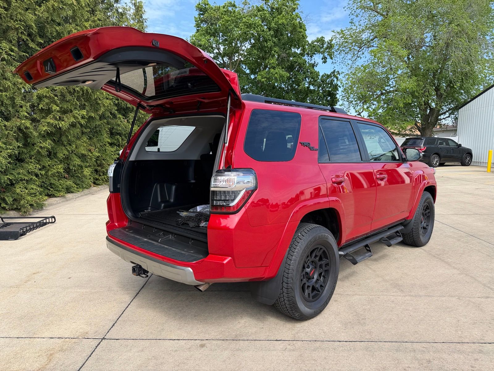 Used 2023 Toyota 4Runner TRD Off-Road Premium w/ Moonroof Package AWD/4WD image 32