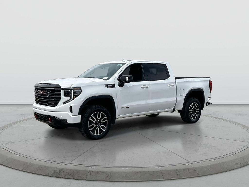 Used 2025 GMC Sierra 1500 AT4 w/ AT4 Premium Package AWD/4WD image 4