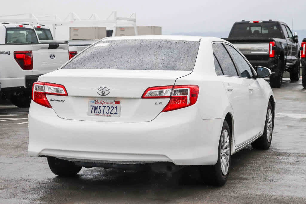 Used 2012 Toyota Camry LE FWD image 4