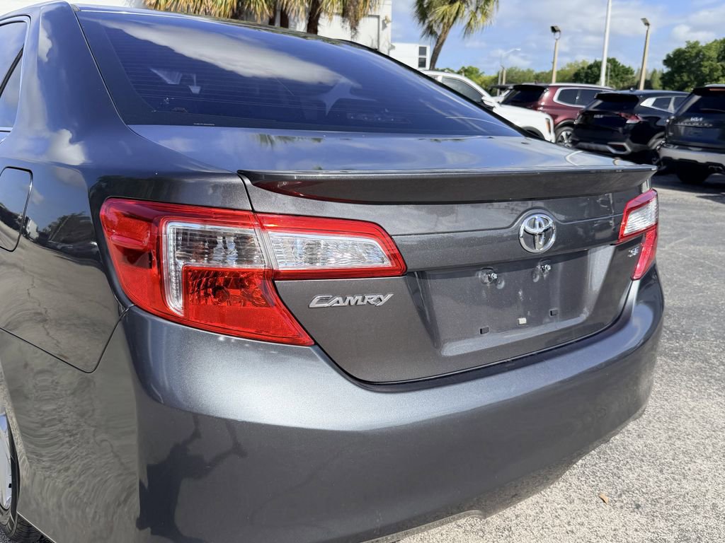 Used 2013 Toyota Camry SE image 11