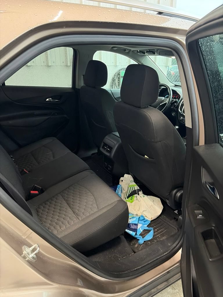 Used 2018 Chevrolet Equinox LT w/ Sun & Infotainment Package FWD image 6