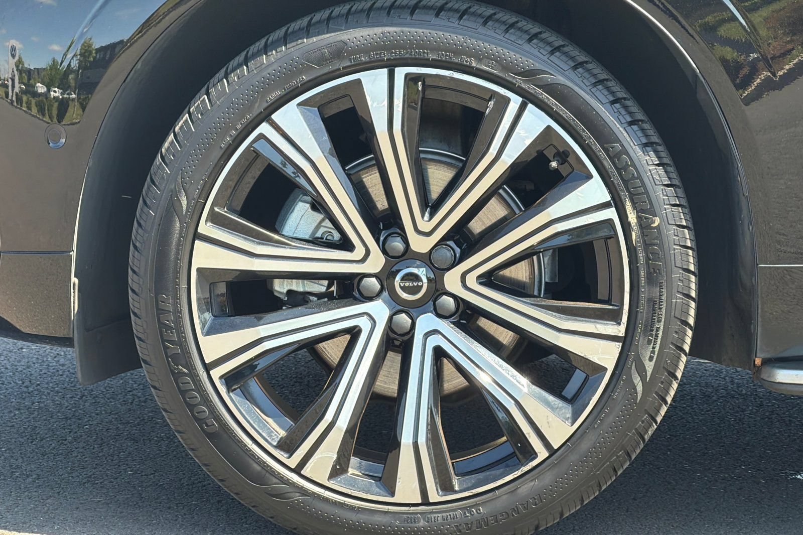 Used 2023 Volvo XC60 B5 Ultimate AWD/4WD image 32