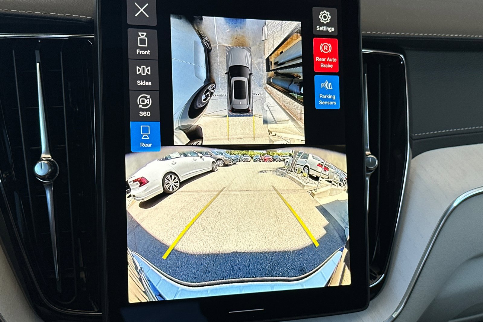 New 2026 Volvo XC60 B5 Ultra AWD/4WD image 17