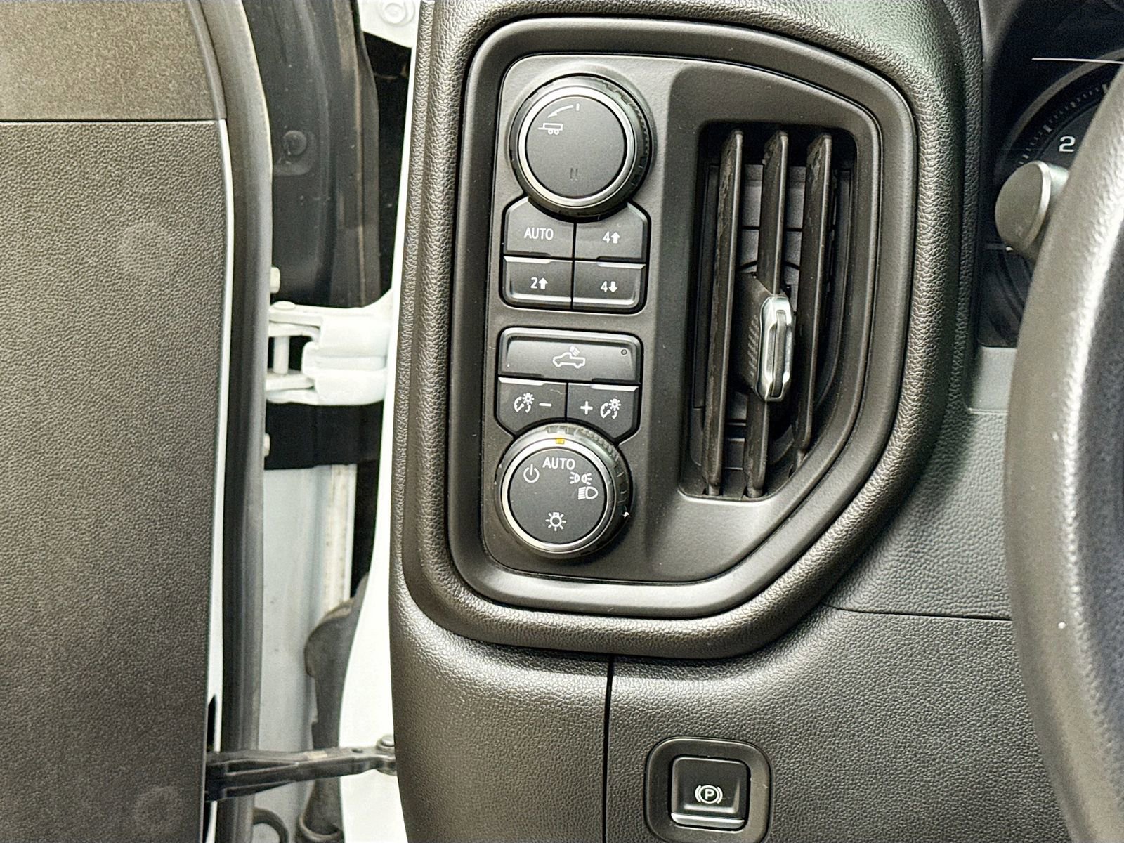 Used 2020 Chevrolet Silverado 1500 Custom Trail Boss image 11