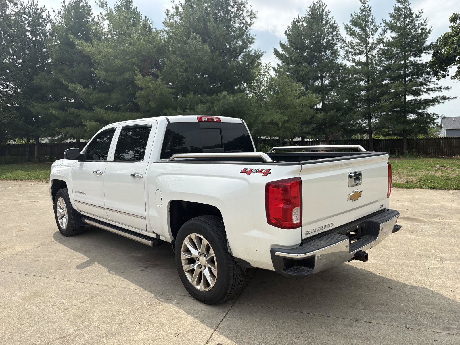 Used 2018 Chevrolet Silverado 1500 LTZ w/ Sport Package AWD/4WD image 21