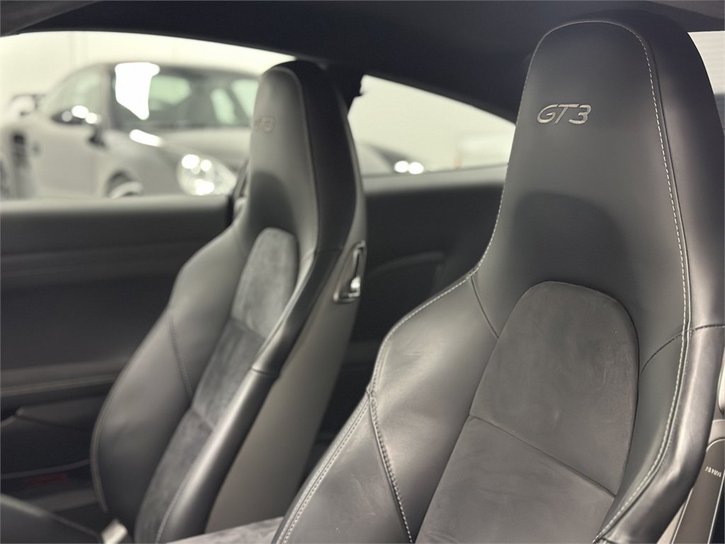 Used 2015 Porsche 911 GT3 RWD image 12