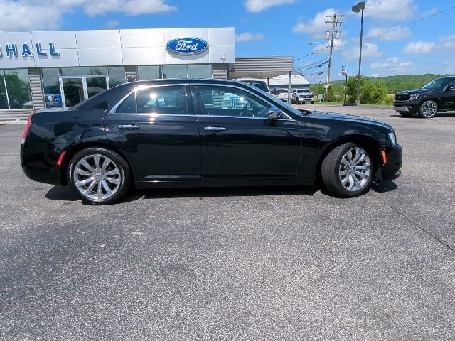 Used 2015 Chrysler 300 C w/ Light Group RWD image 10