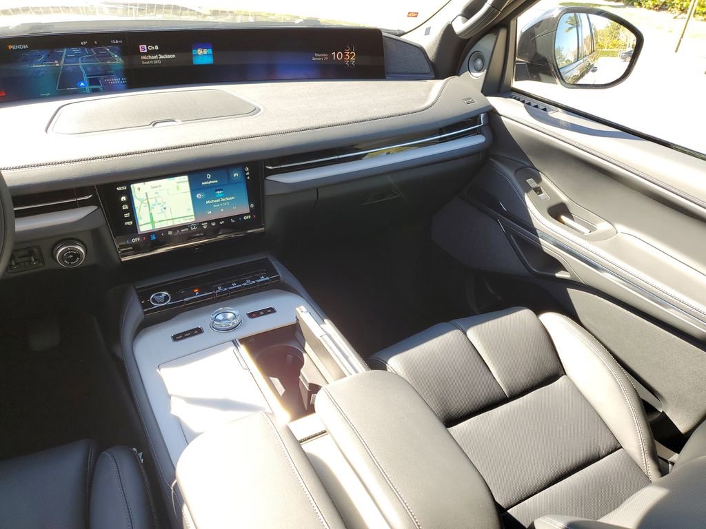 New 2025 Lincoln Navigator L Reserve w/ Jet Appearance Package image 18