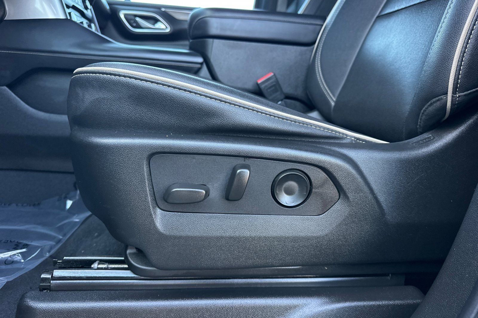 Used 2024 Chevrolet Tahoe Premier image 13