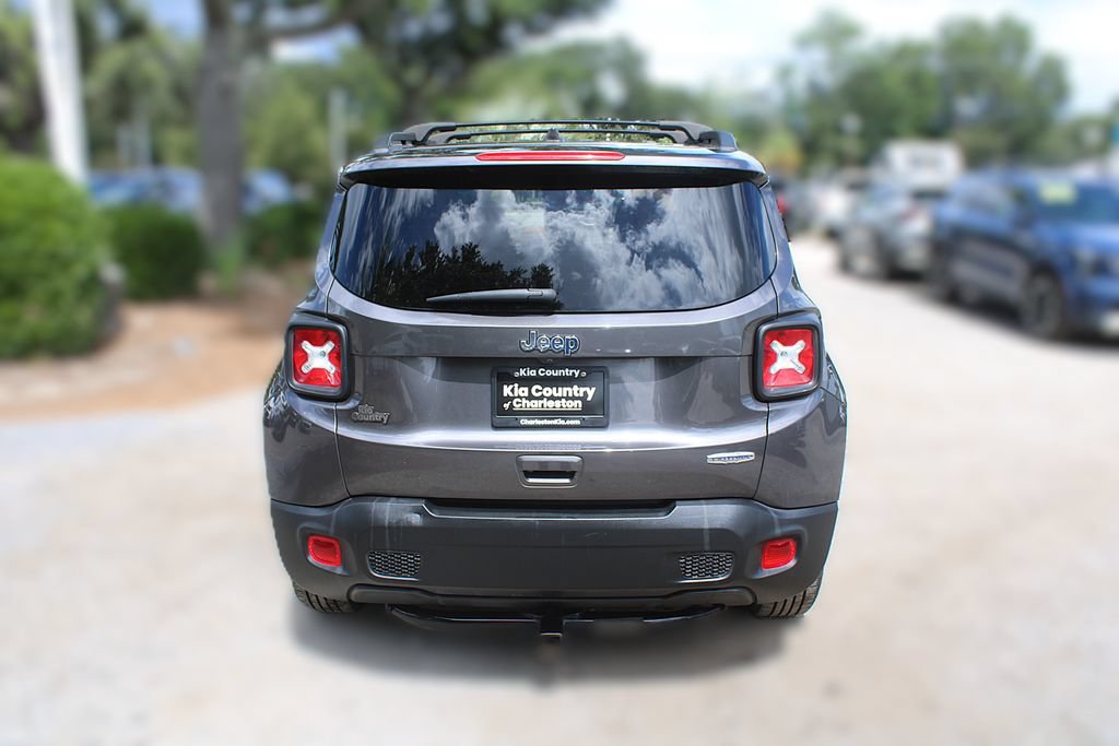 Used 2021 Jeep Renegade Latitude FWD image 8