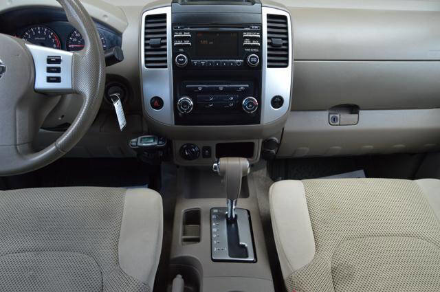 Used 2013 Nissan Frontier SV AWD/4WD image 20