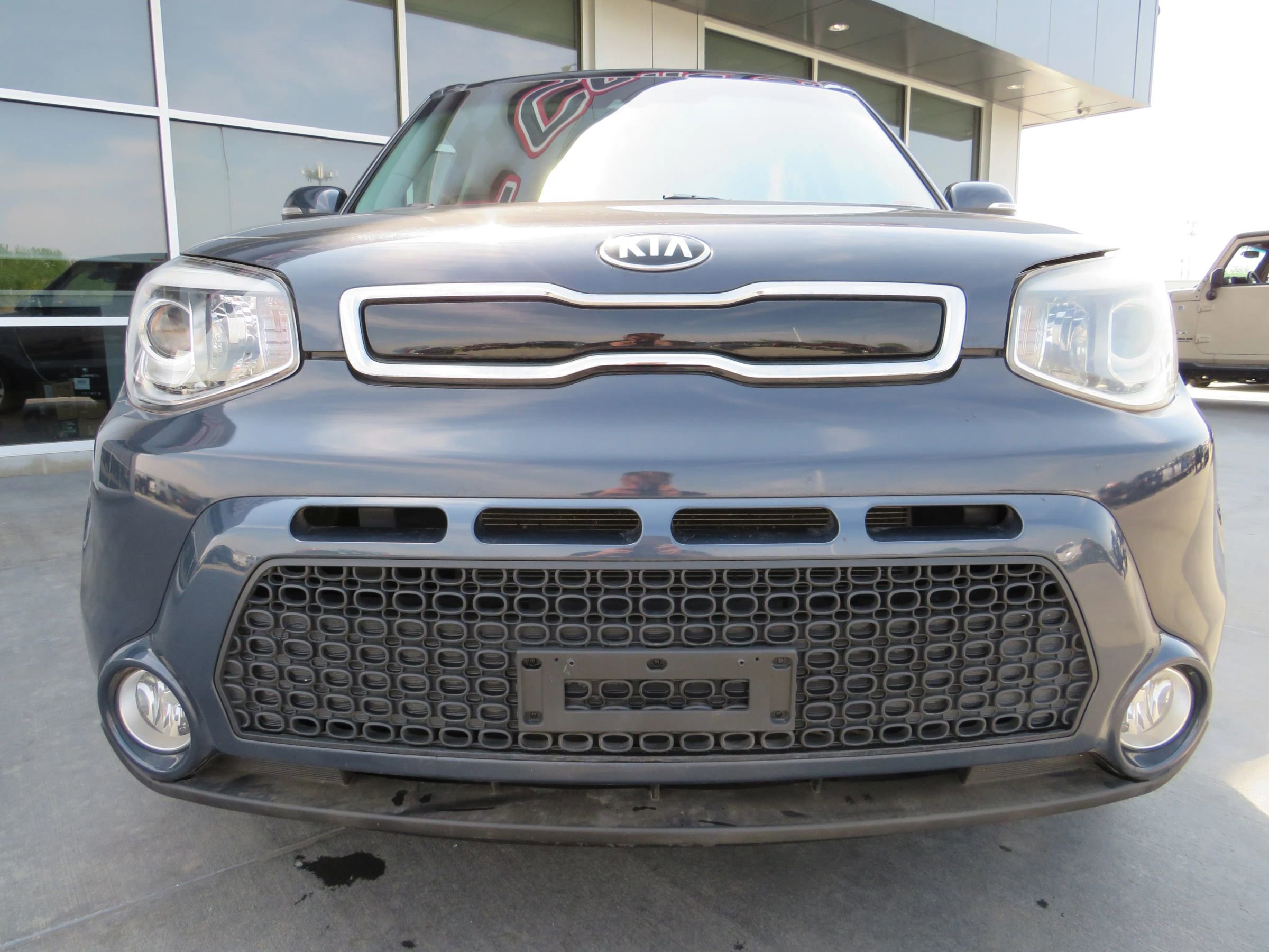 Used 2016 Kia Soul ! w/ Premium Package FWD image 2