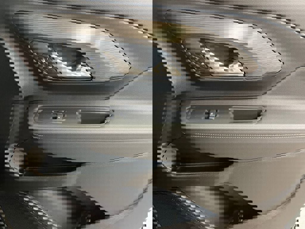 Certified 2022 GMC Terrain SLE w/ Driver Convenience Package image 21