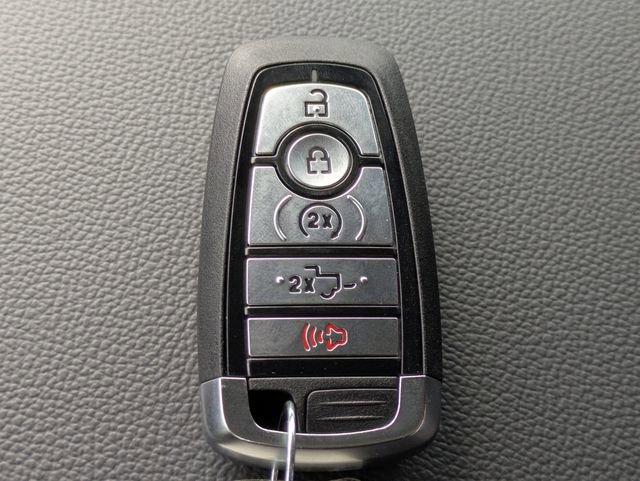 New 2026 Ford F250 Lariat w/ Black Appearance Package image 30