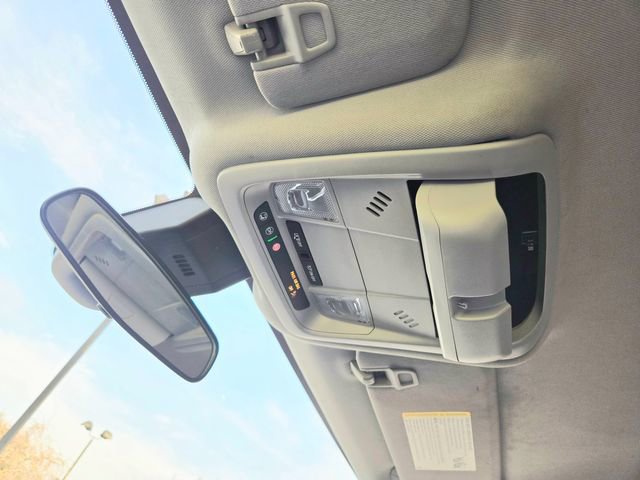 Used 2020 Chevrolet Equinox LT image 29