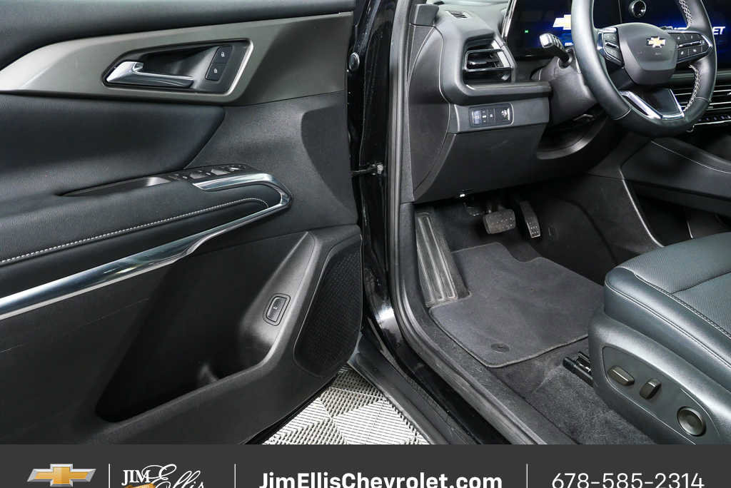 Certified 2025 Chevrolet Traverse LT image 7