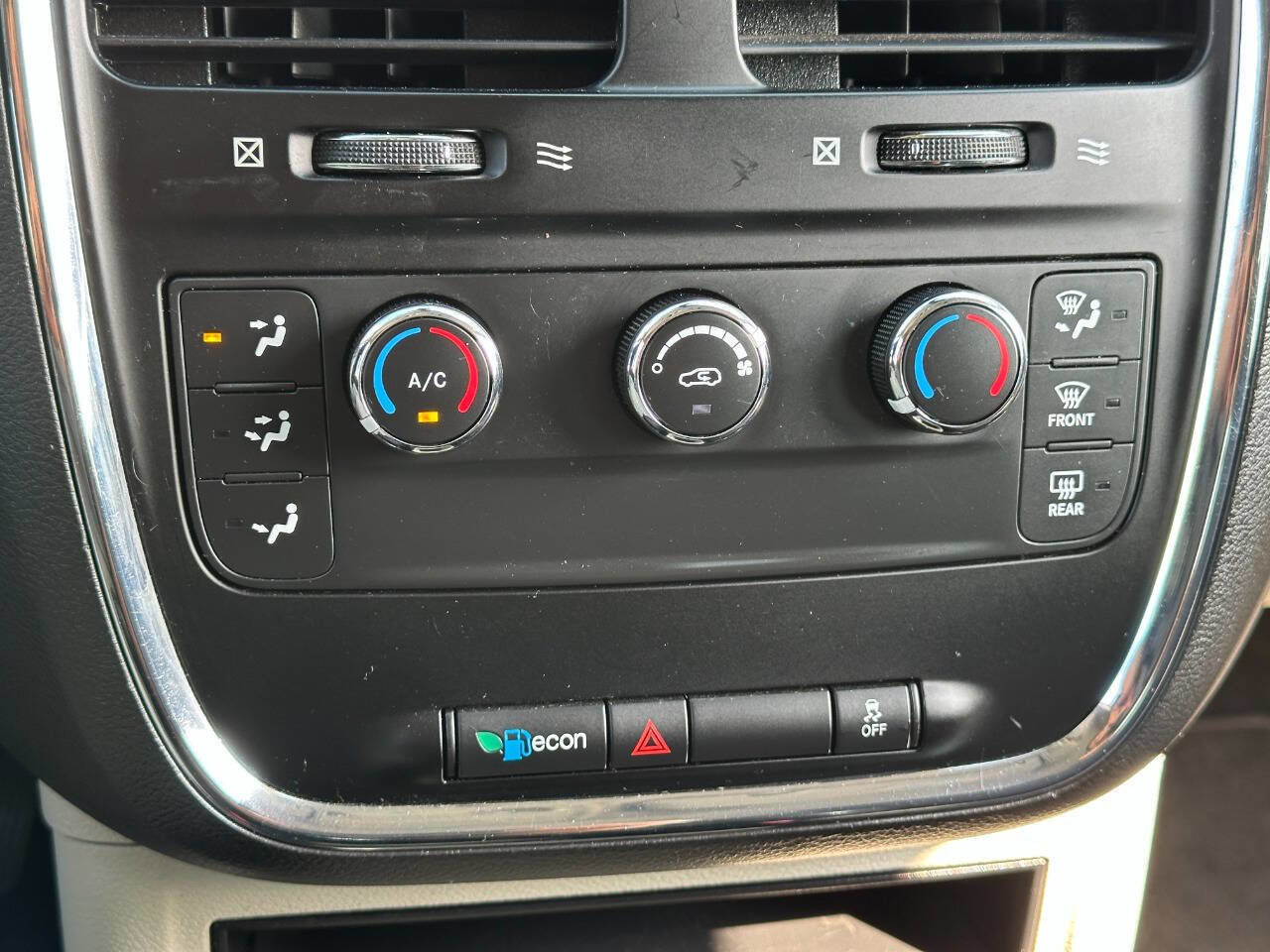 Used 2019 Dodge Grand Caravan SXT w/ Quick Order Package 29G SXT image 36