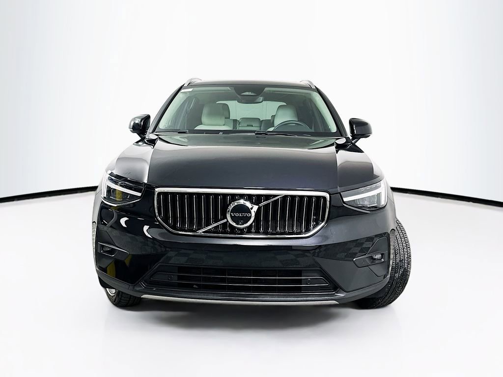 Used 2025 Volvo XC40 B5 Ultra w/ Protection Package AWD/4WD image 5