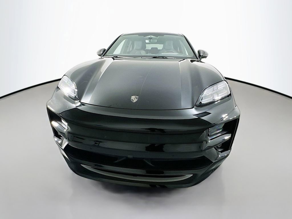 Used 2025 Porsche Macan Turbo Electric image 6