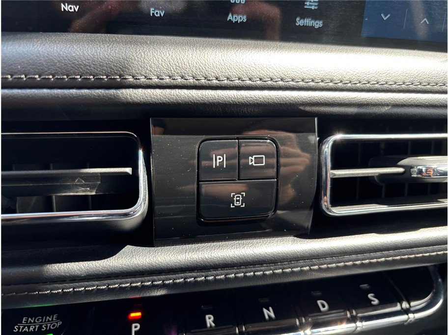 Used 2021 Lincoln Nautilus Reserve image 36