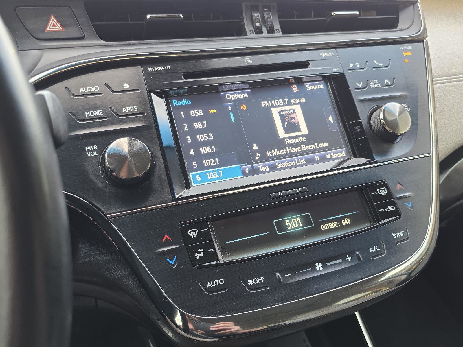 Used 2018 Toyota Avalon Limited image 23