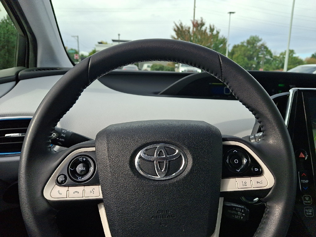 Used 2018 Toyota Prius Four w/ Advanced Technology Package FWD image 19