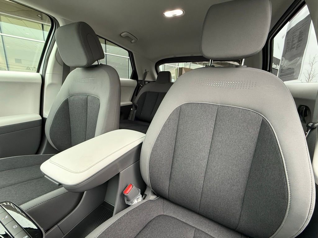 Certified 2025 Hyundai Ioniq 5 SE image 12