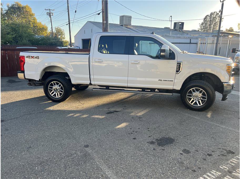 Used 2019 Ford F250 Lariat w/ Lariat Value Package image 4
