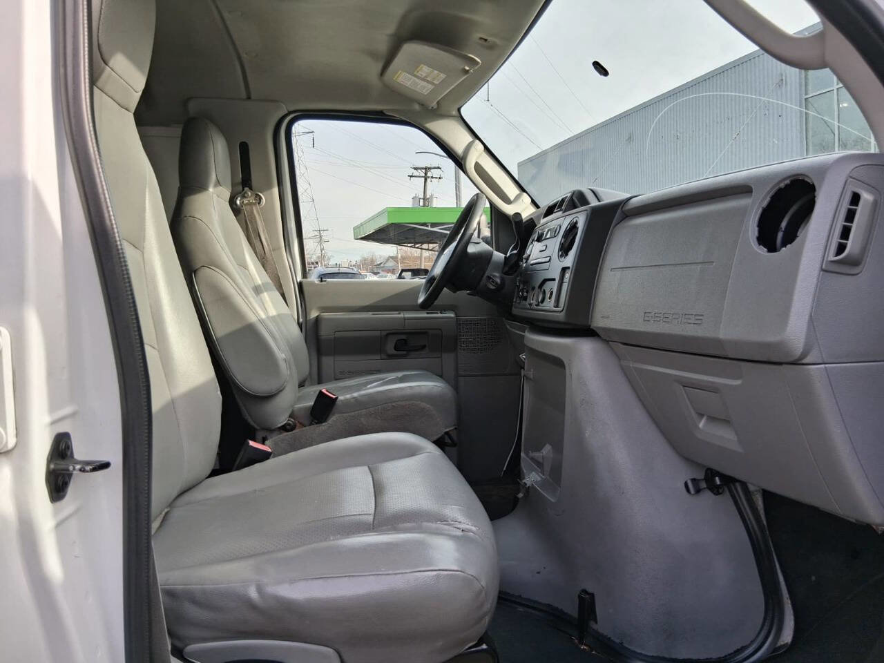 Used 2014 Ford E-250 and Econoline 250 Extended w/ Crew Van Package image 11