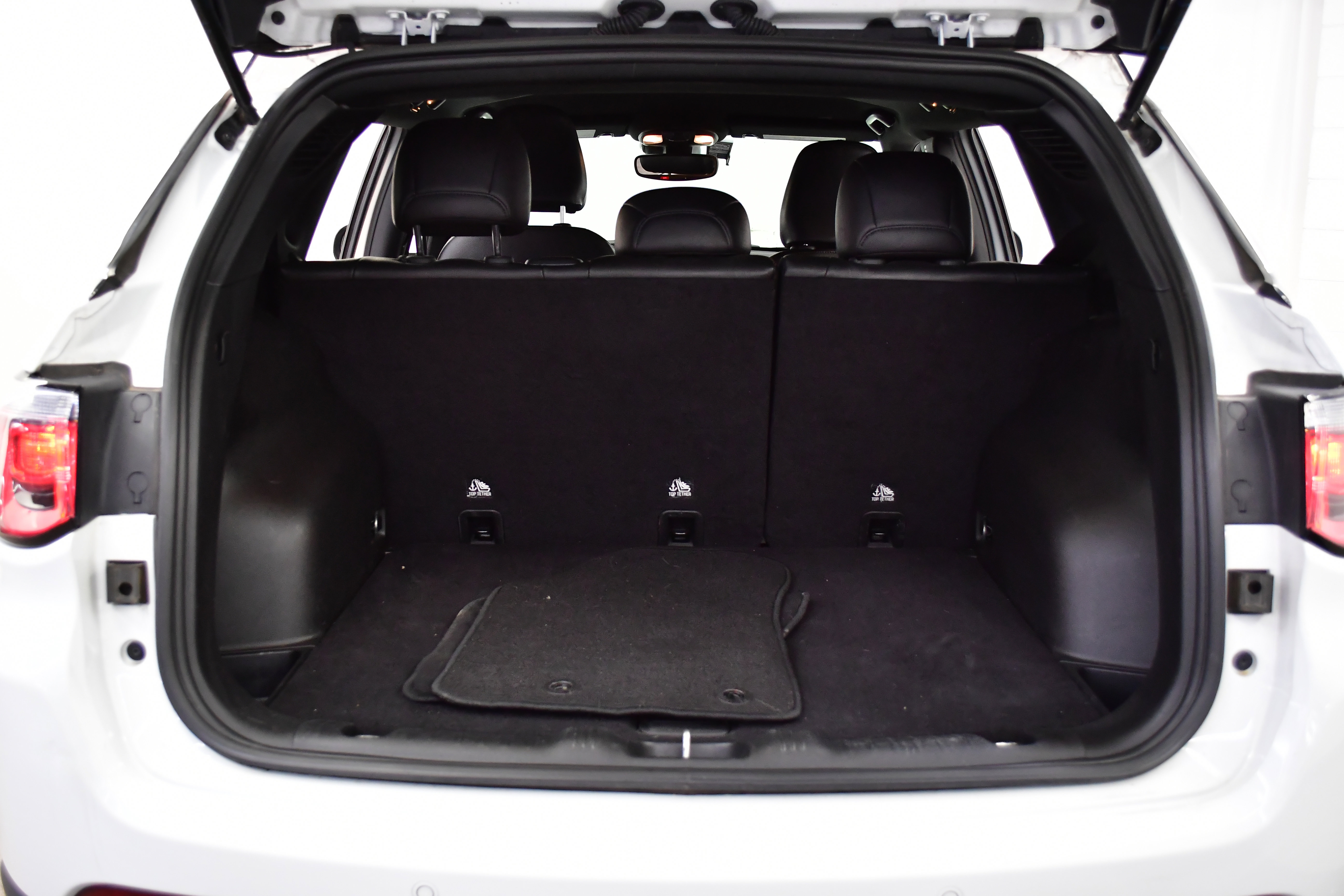 Used 2025 Jeep Compass Limited image 8