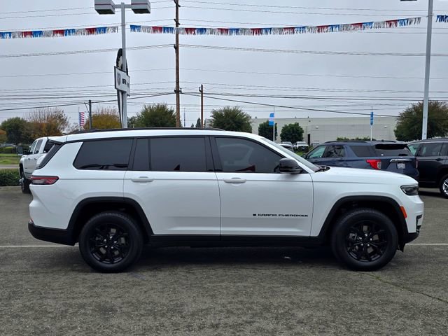 Certified 2024 Jeep Grand Cherokee L Altitude image 7